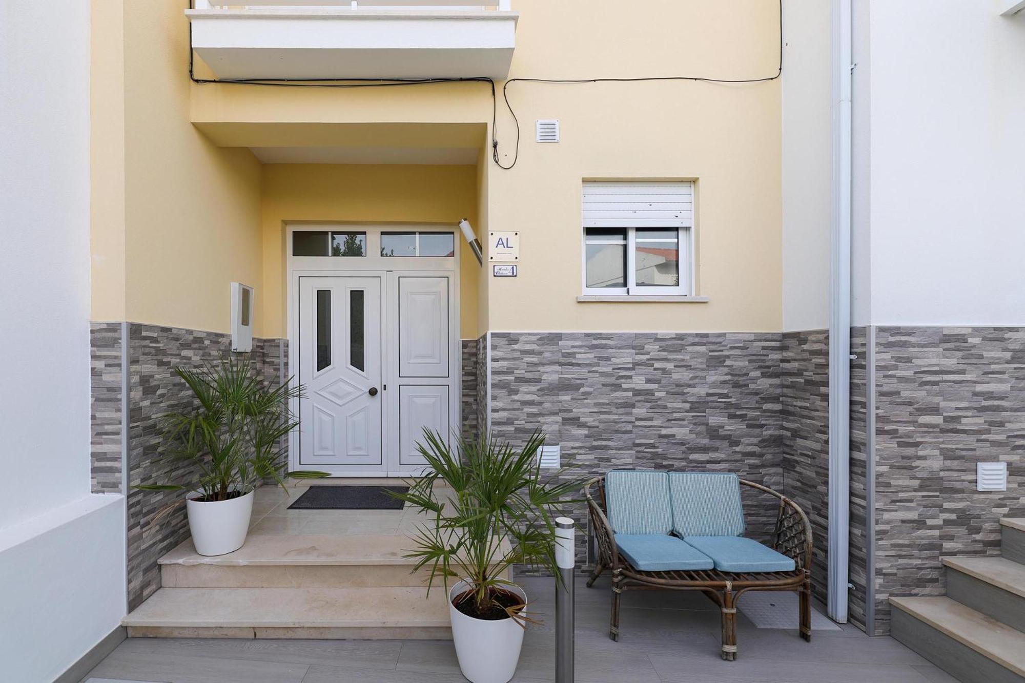 Moradia Chicharro Hotel Nazare Exterior photo